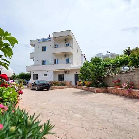 Guest House Gerard Εξαμίλιο Εξωτερικό φωτογραφία