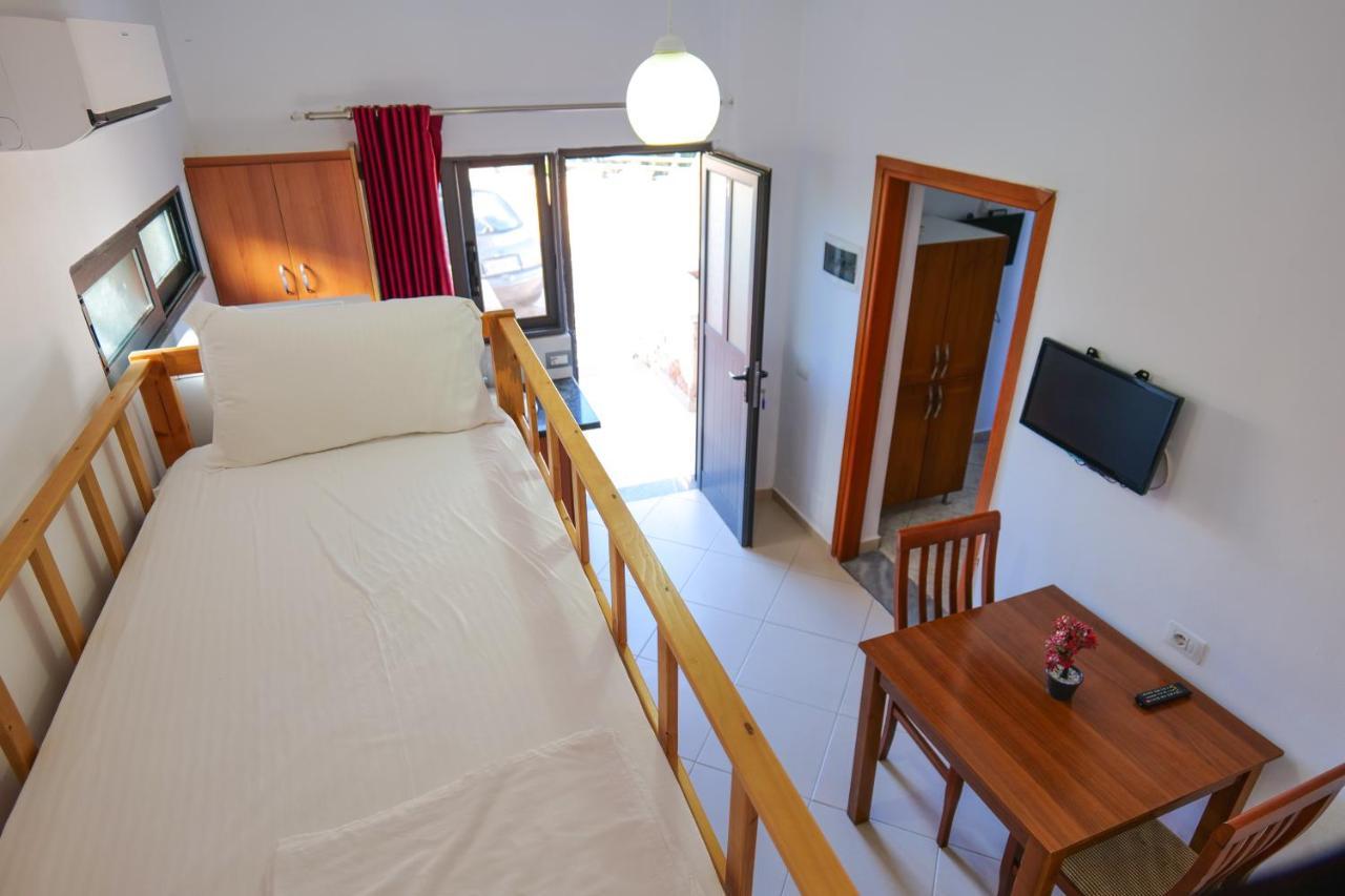 Guest House Gerard Εξαμίλιο Εξωτερικό φωτογραφία