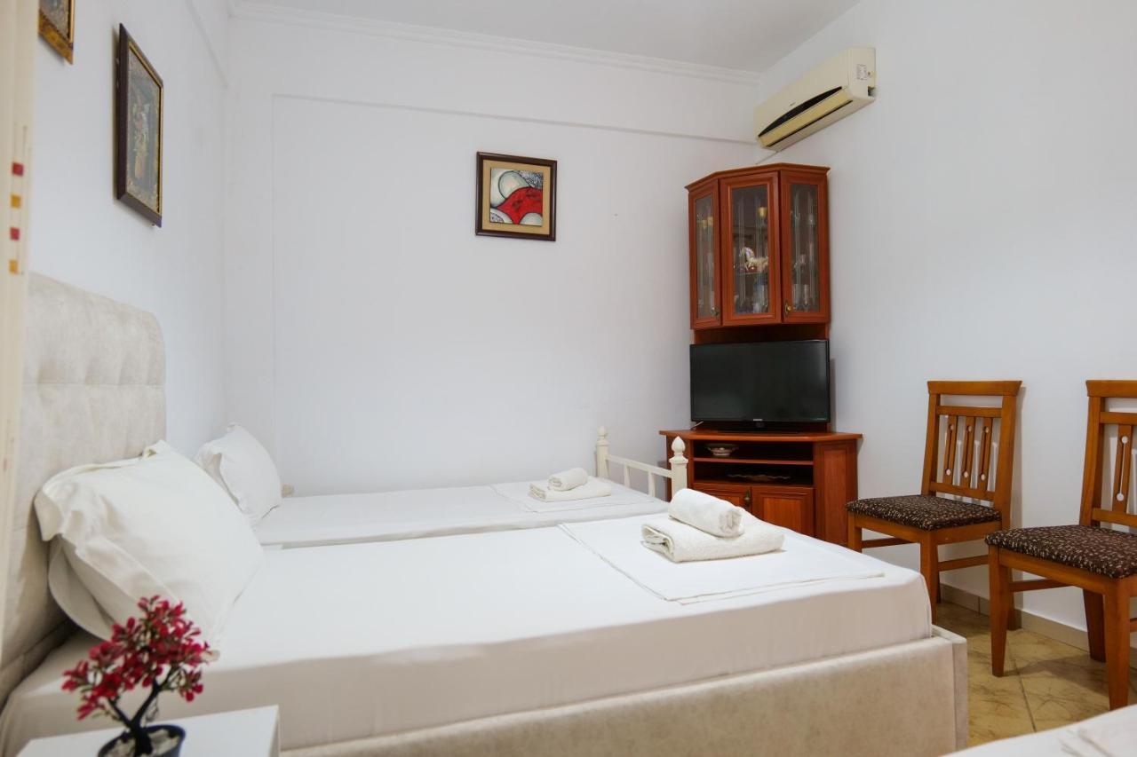 Guest House Gerard Εξαμίλιο Εξωτερικό φωτογραφία