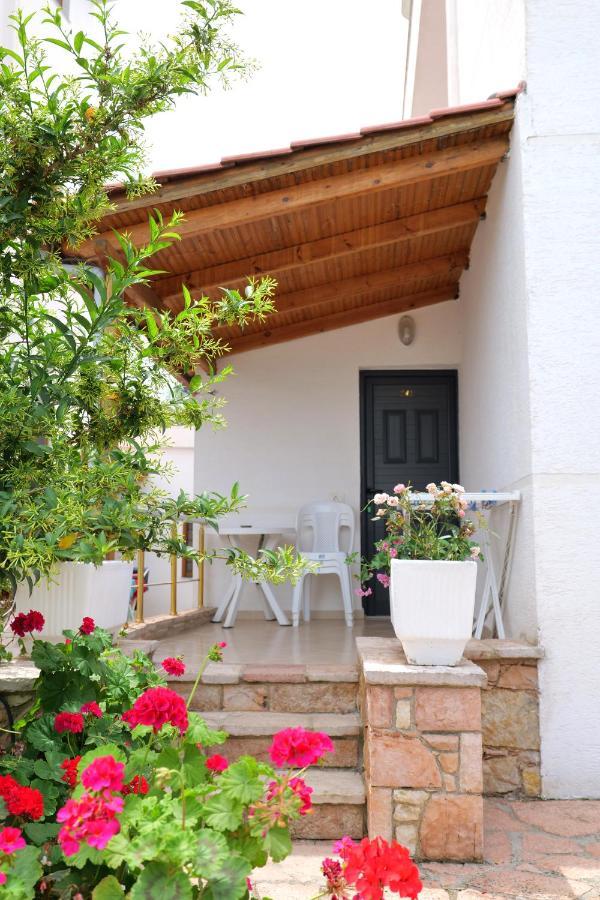 Guest House Gerard Εξαμίλιο Εξωτερικό φωτογραφία